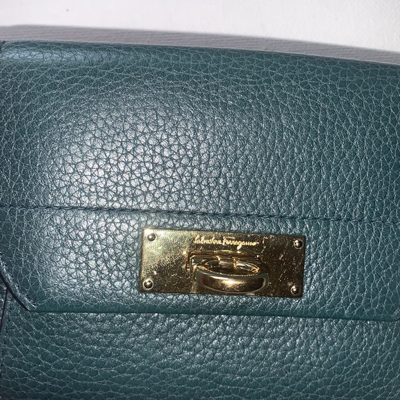 Salvatore Ferragamo Gancini claps leather compact wallet - Picture 5 of 7